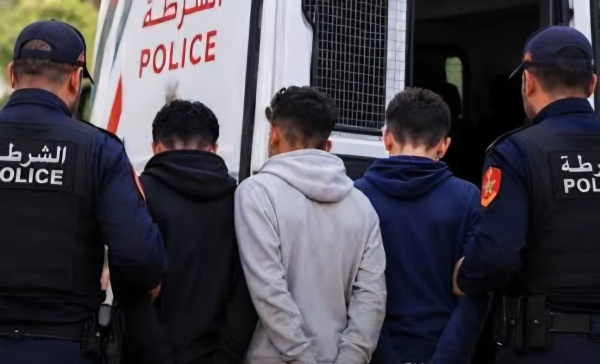 توقيف ثلاثة قاصرين للاشتباه في اعتداء أفضى إلى وفاة بسطات توقيف ثلاثة قاصرين للاشتباه في اعتداء أفضى إلى وفاة بسطات