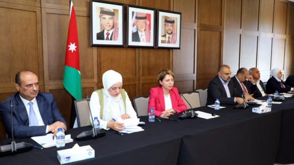 رئاسة الوزراء تعقد ورشة تعريفية للأمناء العامين حول الإطار الوطني للرخص القطاعية رئاسة الوزراء تعقد ورشة تعريفية للأمناء العامين حول الإطار الوطني للرخص القطاعية