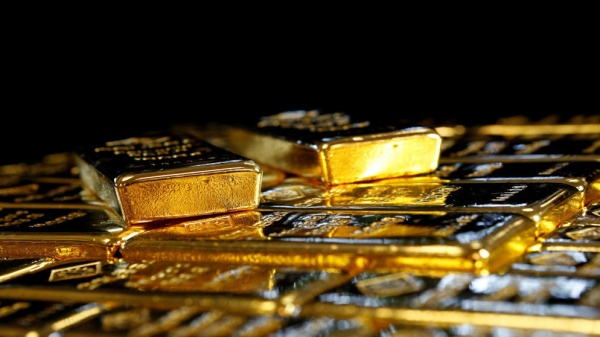 الذهب ينخفض دون 4 آلاف دولار وسط توقعات برفع الفائدة الأميركية