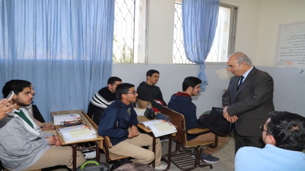 وزير التربية الثانوية العامة محطة في مسيرة البناء وليست نهاية الطريق وزير التربية الثانوية العامة محطة في مسيرة البناء وليست نهاية الطريق