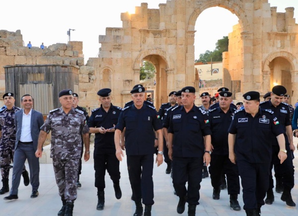 مدير الأمن العام يتفق د موقع مهرجان جرش مدير الأمن العام يتفق د موقع مهرجان جرش