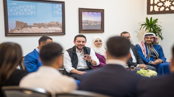 ولي العهد أفخر بالشباب الأردنيين العاملين في القطاع التكنولوجي والتقني ولي العهد أفخر بالشباب الأردنيين العاملين في القطاع التكنولوجي والتقني