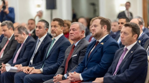 الملك يحضر الجلسة الافتتاحية لملتقى الأعمال الأردني البريطاني في لندن الملك يحضر الجلسة الافتتاحية لملتقى الأعمال الأردني البريطاني في لندن