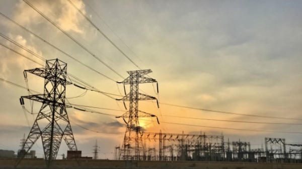 الكهرباء الوطنية الحمل المتوقع خلال الصيف يبلغ 4500 ميغاواط