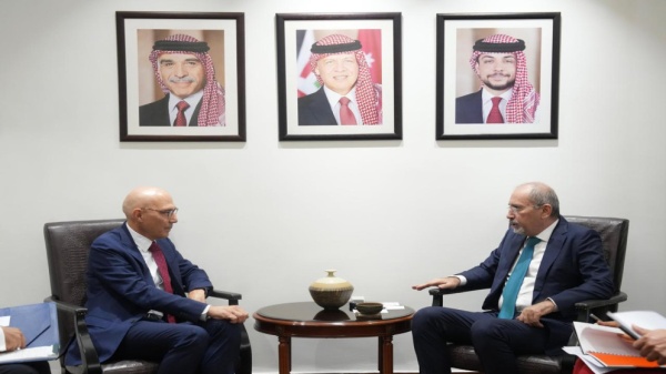 الصفدي وتورك يبحثان تطورات المنطقة وتداعيات التصعيد الصفدي وتورك يبحثان تطورات المنطقة وتداعيات التصعيد