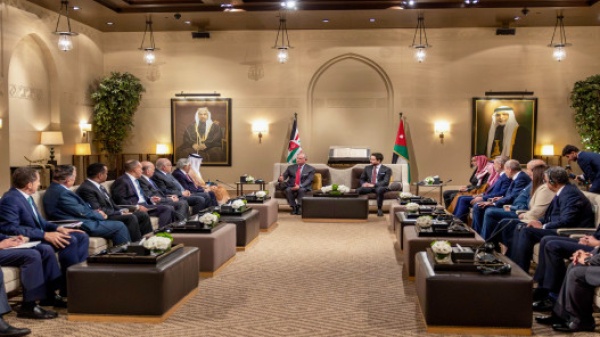 الملك يحذر من خطورة استغلال اضطرابات المنطقة لفرض واقع جديد في القدس