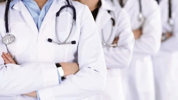 الجلامدة لـ الأردن 24 انتحال صفة الطبيب جريمة تهدد الأمن الصحي وسمعة السياحة العلاجية عاجل