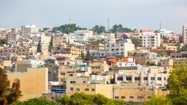 إنذار 15 محلا تجاريا في جرش بسبب الاعتداء على الأرصفة إنذار 15 محلا تجاريا في جرش بسبب الاعتداء على الأرصفة