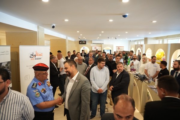 وزير الصناعة يفتتح معرض الصناعات الأردنية في مبنى صناعة عمان