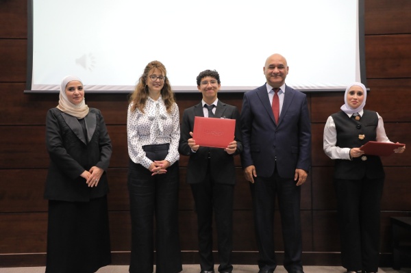 الشرق الأوسط تختتم النادي الصيفي بتخريج عشرات الطلبة من مختلف مدارس المملكة