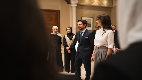 ولي العهد يهنئ أوائل الثانوية العامة من الطلبة النظاميين ويستمع لآرائهم بالنظام الجديد للثانوية ولي العهد يهنئ أوائل الثانوية العامة من الطلبة النظاميين ويستمع لآرائهم بالنظام الجديد للثانوية