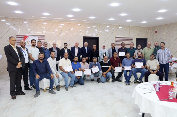 صناعة عمان بالتعاون مع التدريب المهني تنظم دورة تدريب المدربين اللحام المتقدم للمعادن