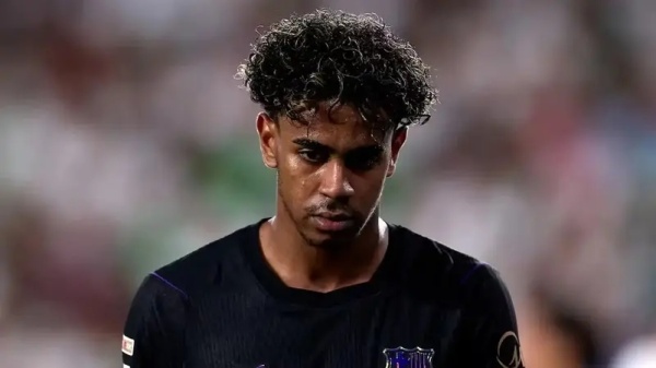 3 لاعبين وراء تدهور الحالة النفسية للامين يامال 3 لاعبين وراء تدهور الحالة النفسية للامين يامال