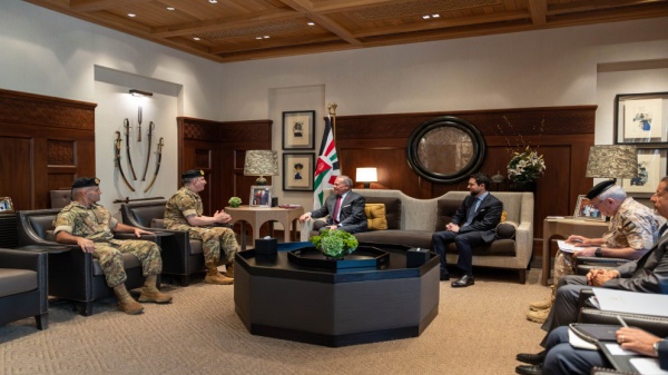 الملك يؤكد وقوف الأردن إلى جانب لبنان ودعم جهوده للحفاظ على أمنه وسيادته الملك يؤكد وقوف الأردن إلى جانب لبنان ودعم جهوده للحفاظ على أمنه وسيادته