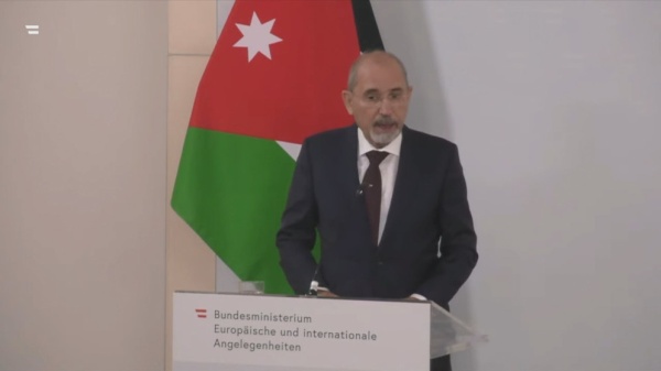 الصفدي من غير المقبول أن يستمر الجوع في قطاع غزة الصفدي من غير المقبول أن يستمر الجوع في قطاع غزة