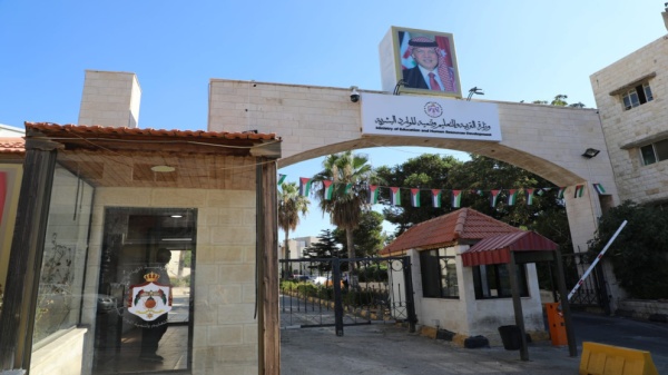 وزارة التربية توضح المرحلة الثانوية أصبحت 3 سنوات وليس الامتحان العام عاجل وزارة التربية توضح المرحلة الثانوية أصبحت 3 سنوات وليس الامتحان العام عاجل