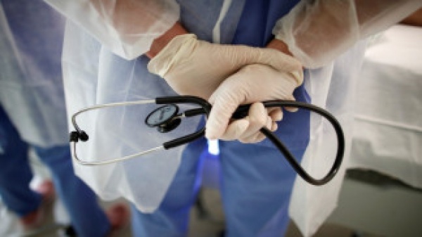 الخطيب زيادة أعداد المقبولين في تخصصي الطب وطب الأسنان للحد من دراستهم خارج الأردن