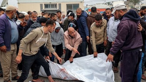 شهيدان وجرحى بقصف للاحتلال على شاطئ خانيونس