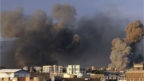 مقتل 10 من لواء العمالقة في انفجار مخزن ذخيرة بعدن مقتل 10 من لواء العمالقة في انفجار مخزن ذخيرة بعدن