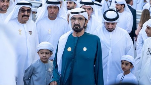 ناشط سوداني يعترض حاكم دبي في أحد شوارع لندن تقتلون شعبي شاهد ناشط سوداني يعترض حاكم دبي في أحد شوارع لندن تقتلون شعبي شاهد