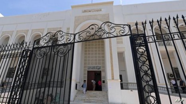 بينهم خطيبة منفذ الهجوم القضاء التونسي يشدد أحكام 5 متهمين في هجوم معبد الغريبة بينهم خطيبة منفذ الهجوم القضاء التونسي يشدد أحكام 5 متهمين في هجوم معبد الغريبة