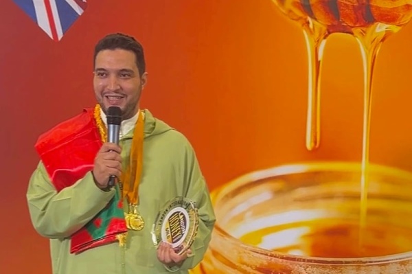 العسل المغربي يؤكد ريادته العالمية بحصد ثلاث ميداليات ذهبية في لندن العسل المغربي يؤكد ريادته العالمية بحصد ثلاث ميداليات ذهبية في لندن