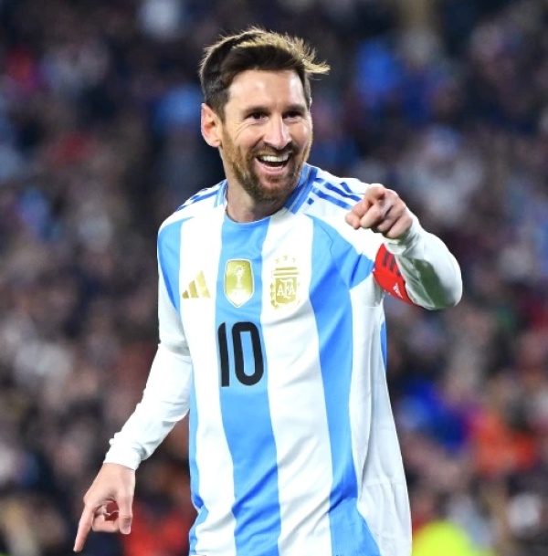 أرقام ميسي تقود منتخب بلاده للتمسك بفرصة الحفاظ على اللقب العالمي أرقام ميسي تقود منتخب بلاده للتمسك بفرصة الحفاظ على اللقب العالمي