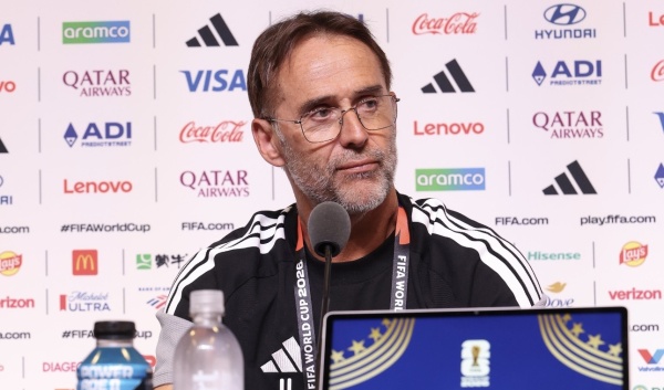جولين لوبيتيغي فخور بأداء اللاعبين وخرجنا بتعادل ثمين أمام منتخب سويسرا جولين لوبيتيغي فخور بأداء اللاعبين وخرجنا بتعادل ثمين أمام منتخب سويسرا