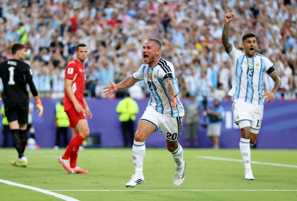 منتخب الأرجنتين يتأهل الى نصف نهائي كأس العالم بعد فوزه بثلاثية على سويسرا منتخب الأرجنتين يتأهل الى نصف نهائي كأس العالم بعد فوزه بثلاثية على سويسرا