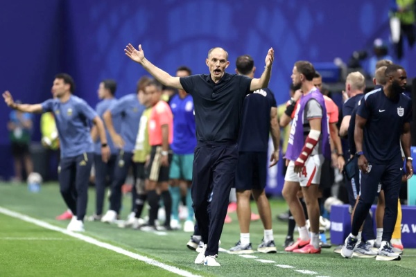 لاعبو منتخب إنكلترا محبطون من توخيل ويحملونه مسؤولية الخسارة أمام الأرجنتين لاعبو منتخب إنكلترا محبطون من توخيل ويحملونه مسؤولية الخسارة أمام الأرجنتين