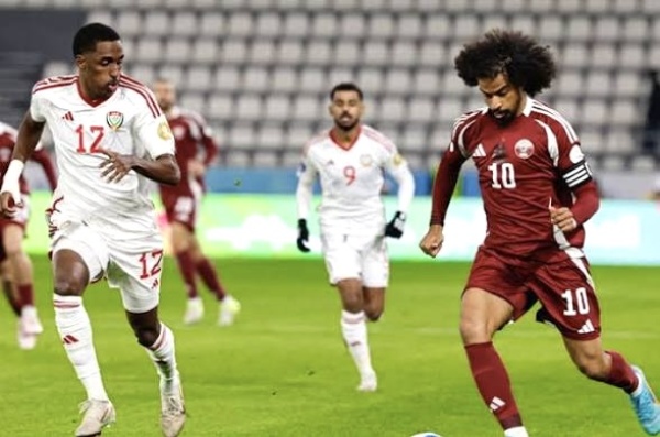 قمة مرتقبة بين العنابي والأبيض الإماراتي على صدارة المجموعة الثانية