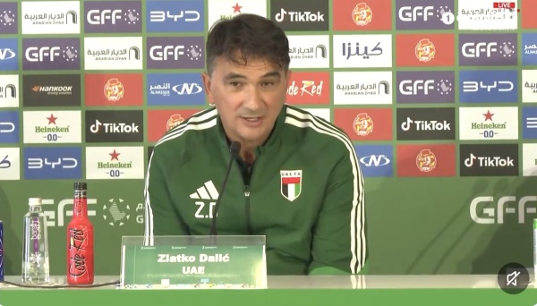 زلاتكو داليتش مدرب منتخب الإمارات سنقابل عمان التي تمتلك منتخبا متطورا في الدفاع والهجوم زلاتكو داليتش مدرب منتخب الإمارات سنقابل عمان التي تمتلك منتخبا متطورا في الدفاع والهجوم