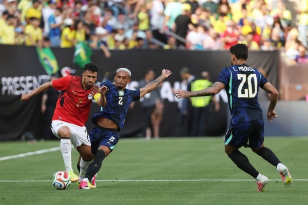 البرازيل تخسر جهود ظهيرها البارز في لقاء المنتخب المغربي البرازيل تخسر جهود ظهيرها البارز في لقاء المنتخب المغربي