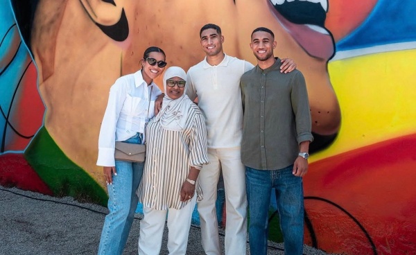 الجامعة تتكفل بمصاريف سفر وإقامة عائلات اللاعبين في أمريكا الجامعة تتكفل بمصاريف سفر وإقامة عائلات اللاعبين في أمريكا