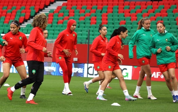 المنتخب الوطني يستأنف تدريباته استعدادا لمواجهة جنوب إفريقيا المنتخب الوطني يستأنف تدريباته استعدادا لمواجهة جنوب إفريقيا