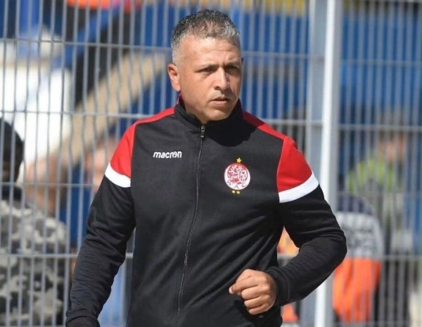 الوداد الرياضي يتعاقد رسميا مع المدرب كمال الطويل الوداد الرياضي يتعاقد رسميا مع المدرب كمال الطويل