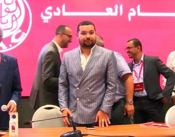 لقجع يحضر اجتماع إدارة الوداد ويطلب تيسير عملية رفع المنع عنه