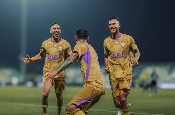 منتخب الإمارات الأول يتعزز بخمسة لاعبين مغاربة بارزين منتخب الإمارات الأول يتعزز بخمسة لاعبين مغاربة بارزين