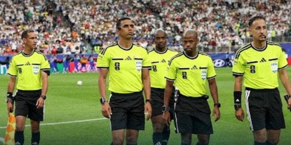 رباعي التحكيم المغربي في خليجي 27 بجدة