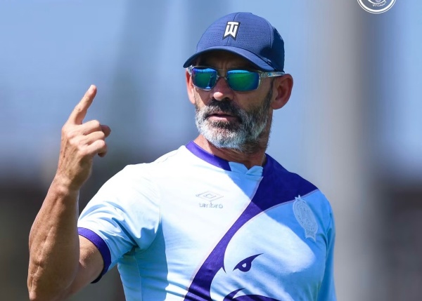 خيميز يواصل استبعاد ماتياس والإدريسي من المباريات خيميز يواصل استبعاد ماتياس والإدريسي من المباريات