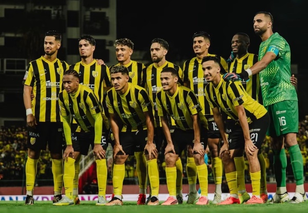 ملعب مكناس يحتضن يوم الأحد قمة المغرب الفاسي أمام الأسيك ملعب مكناس يحتضن يوم الأحد قمة المغرب الفاسي أمام الأسيك