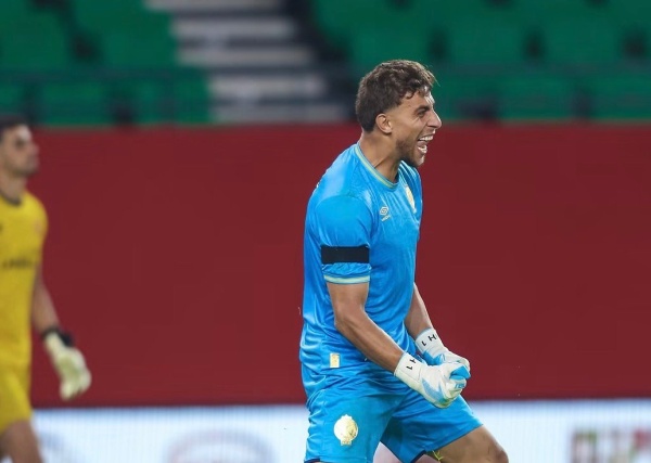 المدير الرياضي يهدد الحرار بالإحتياط في حالة رفضه التجديد المدير الرياضي يهدد الحرار بالإحتياط في حالة رفضه التجديد