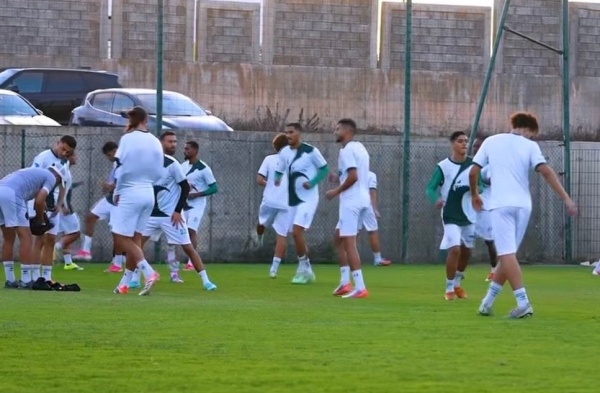 الرجاء ينهي استعداداته اليوم لمواجهة كانييمي واريورز النيجيري الرجاء ينهي استعداداته اليوم لمواجهة كانييمي واريورز النيجيري