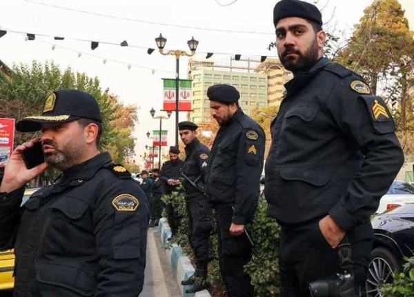 إيران تعلن تفكيك مجموعة تستهدف أمن البلاد بنقل معلومات حساسة إيران تعلن تفكيك مجموعة تستهدف أمن البلاد بنقل معلومات حساسة