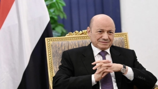 اليمن العليمي يشكر السعودية عقب تحويل 224 مليون ريال لدعم موازنة بلاده اليمن العليمي يشكر السعودية عقب تحويل 224 مليون ريال لدعم موازنة بلاده
