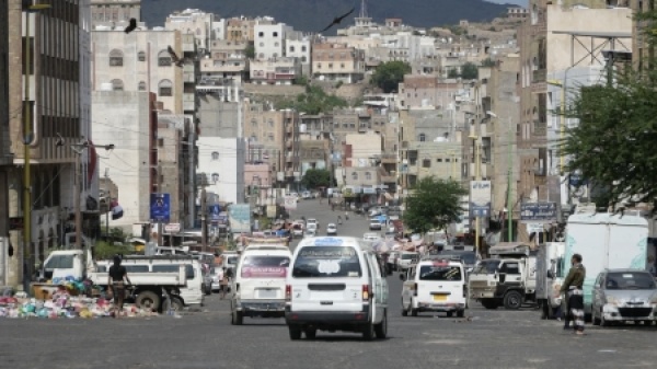اليمن تعز على حافة حصار جديد الحوثيون يقطعون طرق الإمداد ومخاوف من كارثة إنسانية اليمن تعز على حافة حصار جديد الحوثيون يقطعون طرق الإمداد ومخاوف من كارثة إنسانية