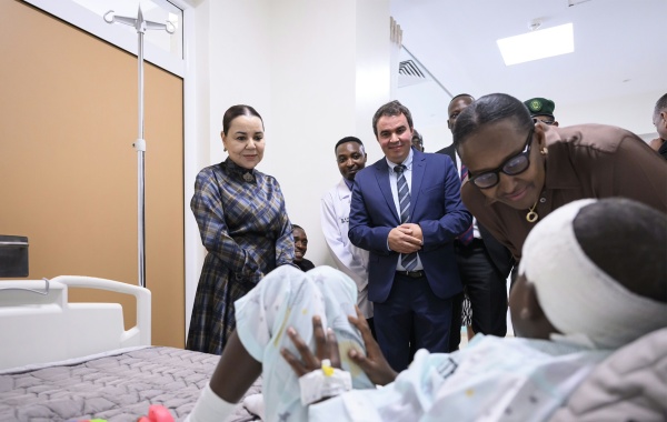 صاحبة السمو الملكي الأميرة للا أسماء والسيدة الأولى لرواندا تطلقان بكيغالي المرحلة الخامسة من برنامج متحدون نسمع بشكل أفضل وتدشنان أول مركز للتشخيص والتأهيل السمعي بهذا البلد صاحبة السمو الملكي الأميرة للا أسماء والسيدة الأولى لرواندا تطلقان بكيغالي المرحلة الخامسة من برنامج متحدون نسمع بشكل أفضل وتدشنان أول مركز للتشخيص والتأهيل السمعي بهذا البلد