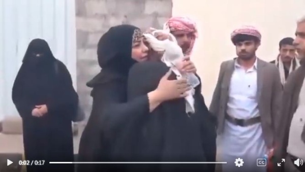مشاهد من احتضان سمية الزبيري لوالدها بعد سنوات من ادعائها ابنة الرئيس العراقي مشاهد من احتضان سمية الزبيري لوالدها بعد سنوات من ادعائها ابنة الرئيس العراقي