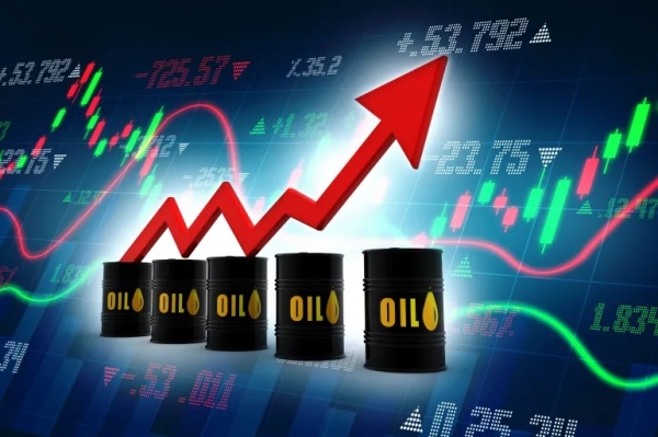 النفط يرتفع وسط غموض بشأن الإمدادات عبر مضيق هرمز النفط يرتفع وسط غموض بشأن الإمدادات عبر مضيق هرمز