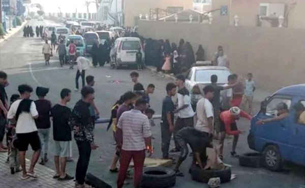 الوهم الساقط كيف حولت الرياض الجنوب والشرق اليمني إلى معتقل للفوضى وسوق للنخاسة العسكرية العابرة للحدود الوهم الساقط كيف حولت الرياض الجنوب والشرق اليمني إلى معتقل للفوضى وسوق للنخاسة العسكرية العابرة للحدود